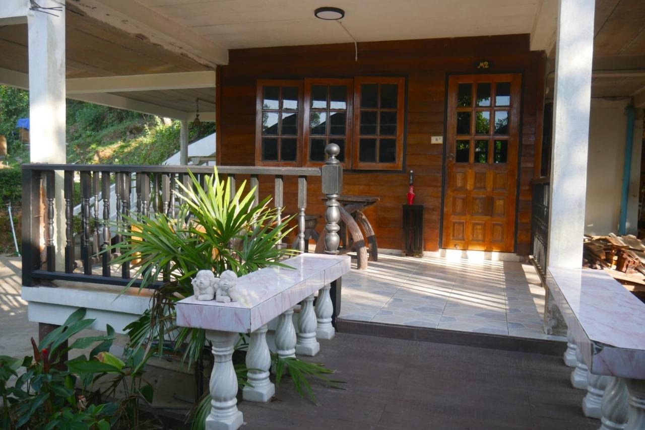 Big Elk Steak House - Homestay Trat Extérieur photo