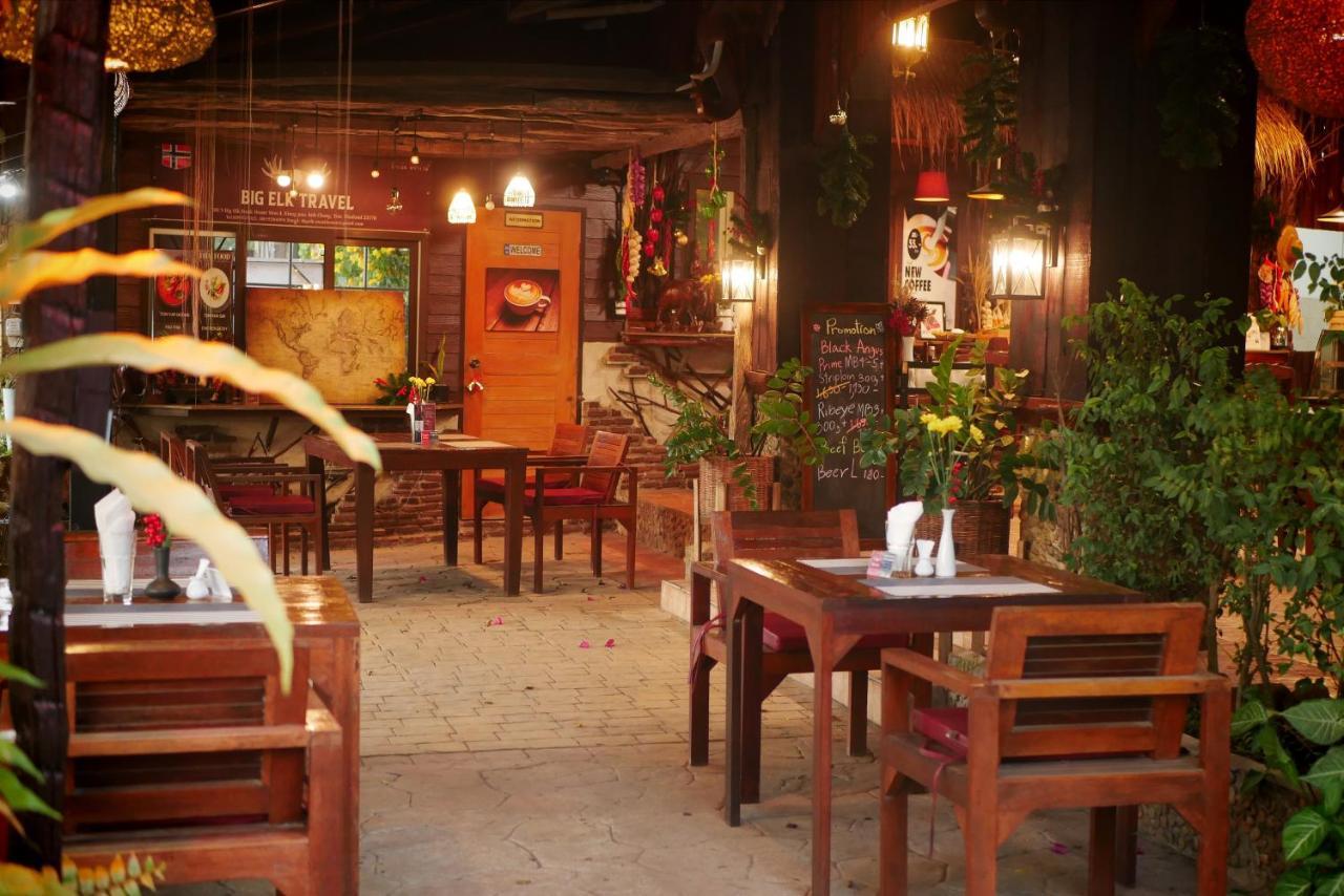 Big Elk Steak House - Homestay Trat Extérieur photo