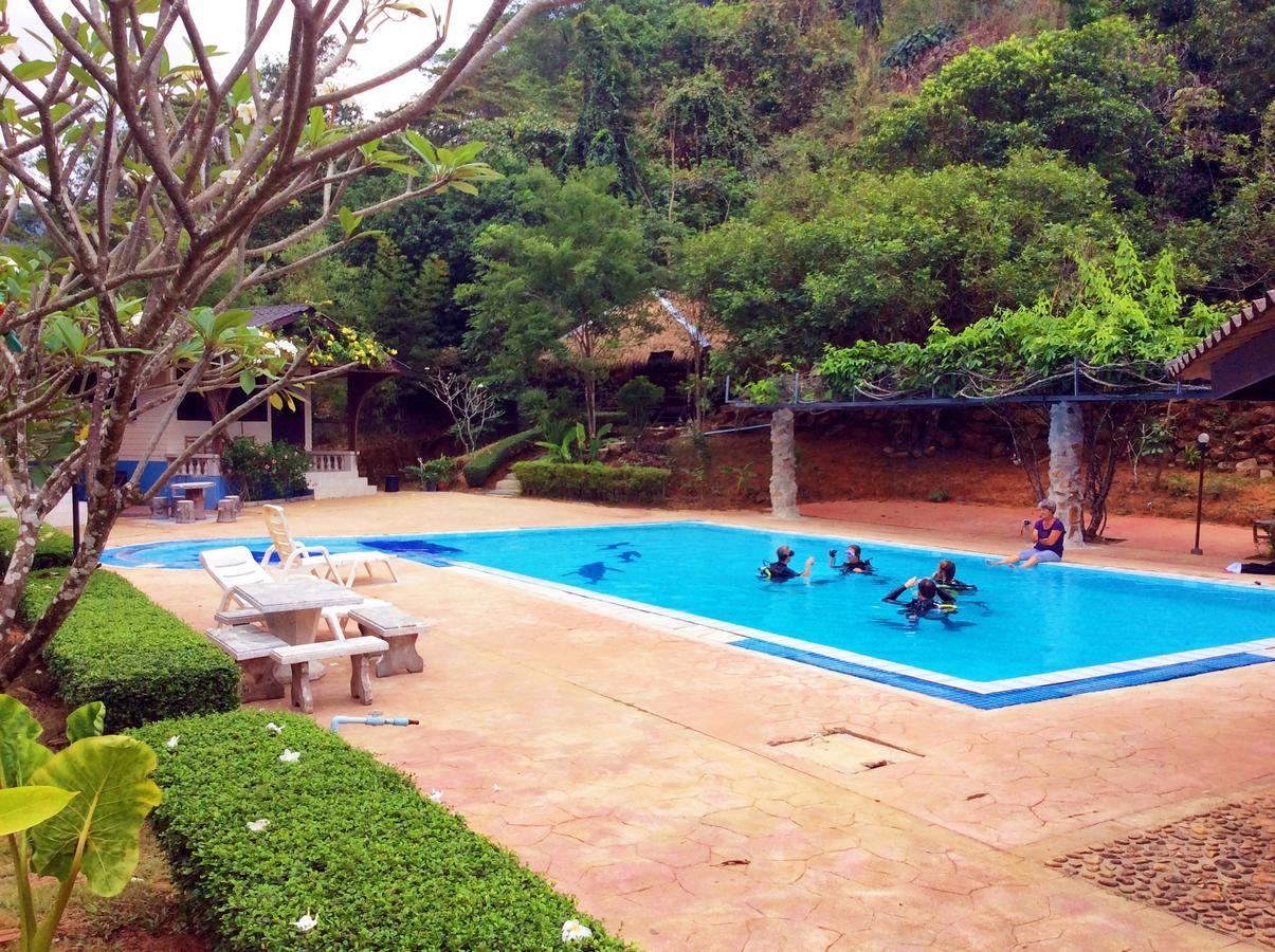 Big Elk Steak House - Homestay Trat Extérieur photo